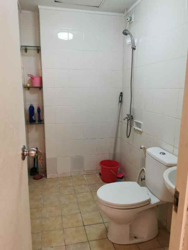 jual apartemen furnished season city jak bar