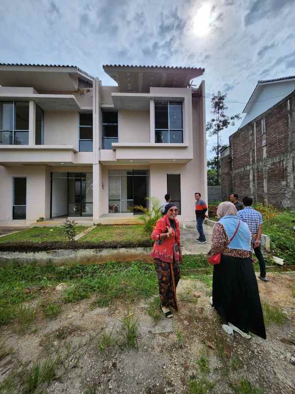 jual cepat harga murah townhouse casa de arana