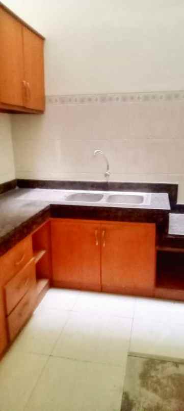 jual rumah 2 lantai dukuh kupang timur surabaya