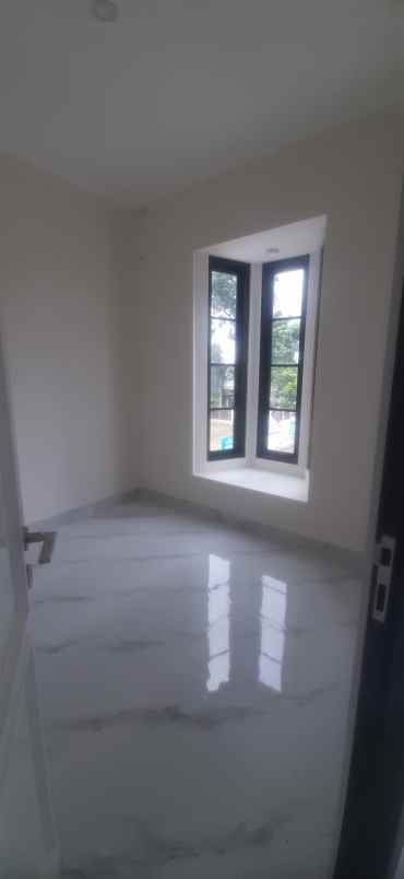 jual rumah 2lt exclusive cibubur