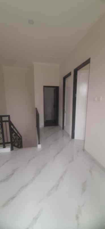 jual rumah 2lt exclusive cibubur