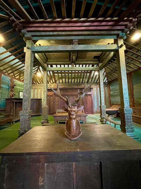 jual rumah furniture antik ratusan tahun