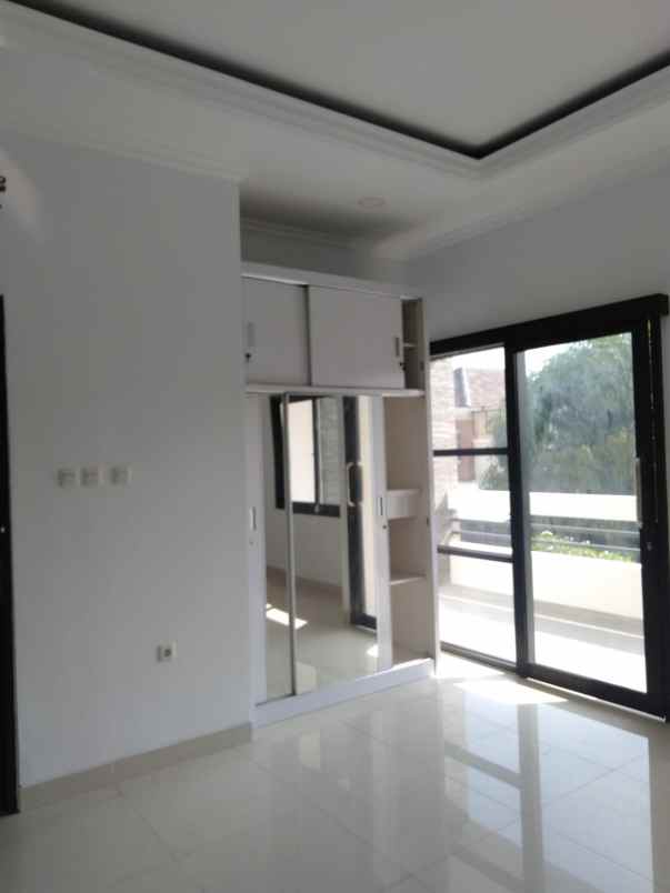 jual rumah siap huni kota wisata cibubur