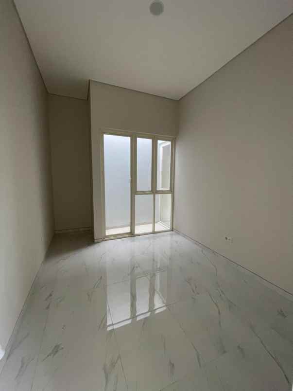 new house manyar tipe a hook on progress dekat merr