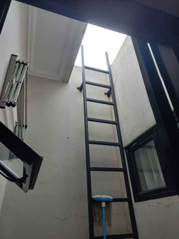 over rumah 65juta di kavling iip cilodong