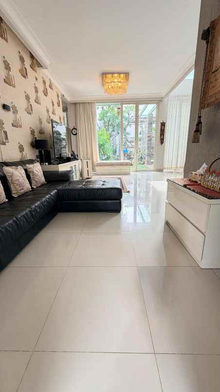 pakuwon city elegant dekat fasum