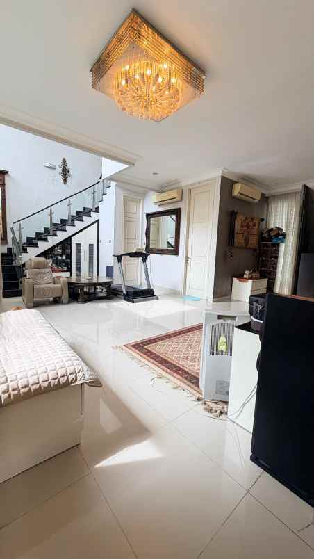 pakuwon city elegant dekat fasum