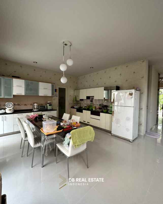 royal residence elegant siap huni