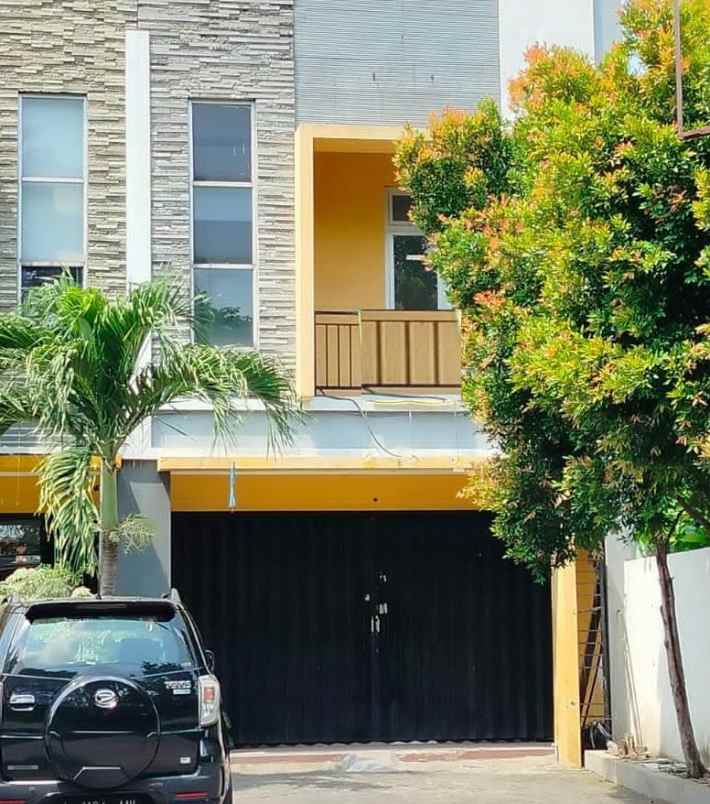 ruko disewakan ketintang madya surabaya selatan