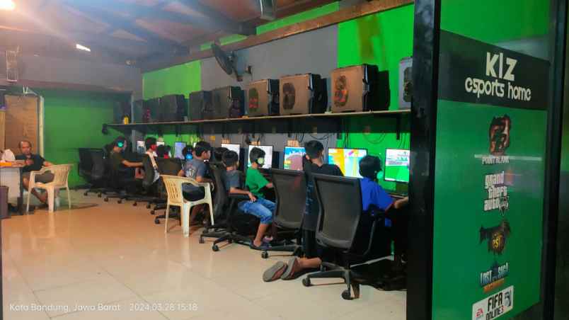 ruko sarijadi mainroad cocok untuk usaha