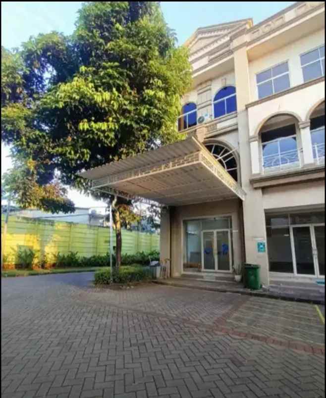 ruko strategis bekasi selatan shm jalan 2 mobil 1 75m