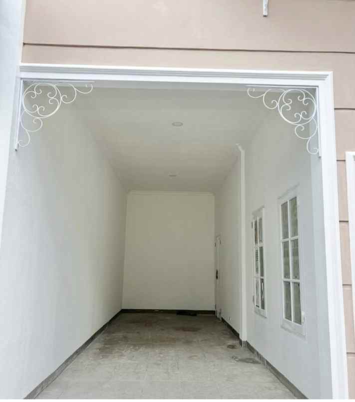 rumah 2 lantai di jl barito galaxy bekasi selatan