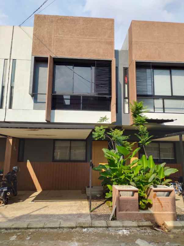 rumah 2 lantai harga 1 lantai