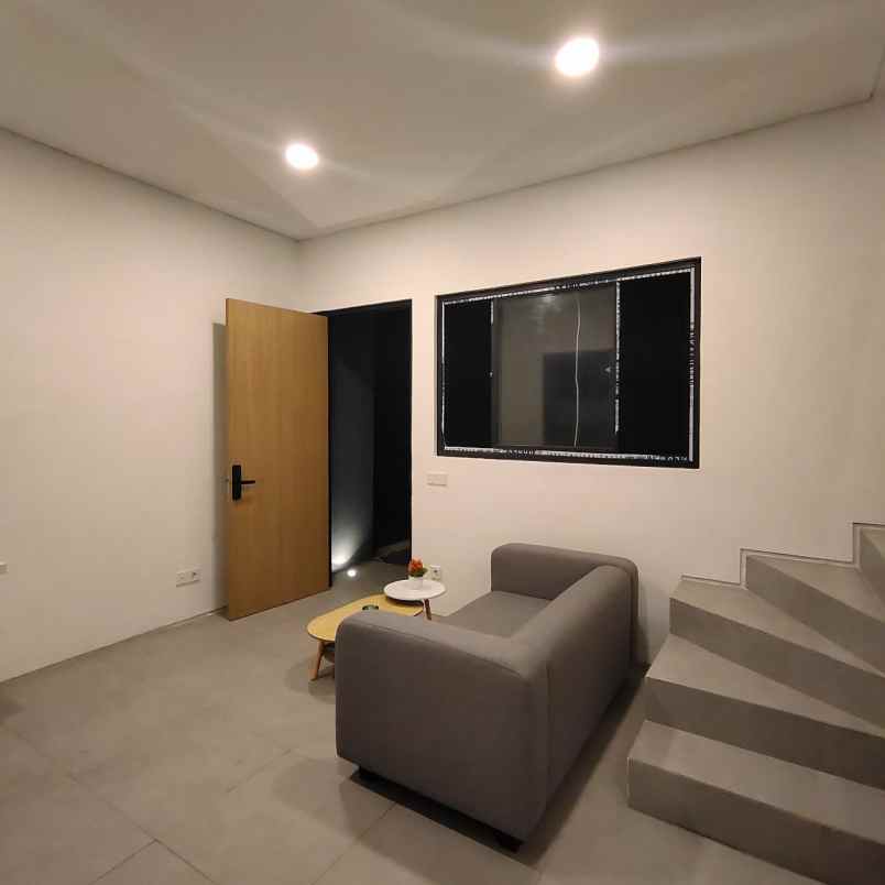 rumah 2 lantai harga 1 lantai