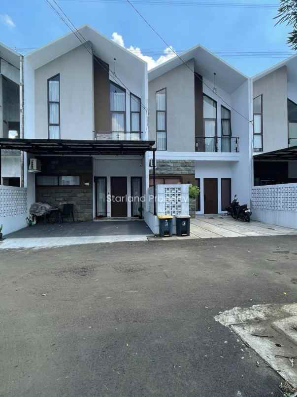 rumah 2 lantai konsep scandinavian di ciputat bintaro