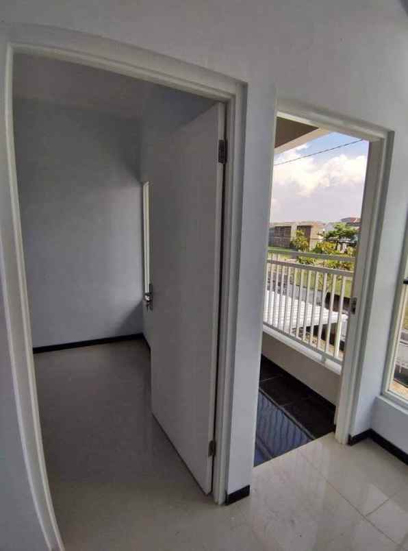 rumah 2 lantai lokasi dekat kampus unikama malang