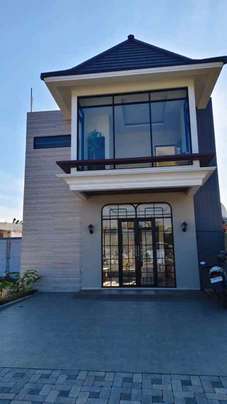 rumah 2 lantai lokasi di kota malang