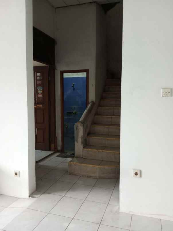 rumah 2 lantai siap huni lt 130m