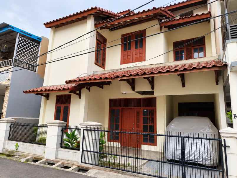 rumah 2 lantai siap huni lt 130m