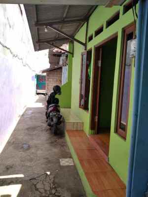 rumah 2 lt dekat gerbang tol pondok gede bekasi