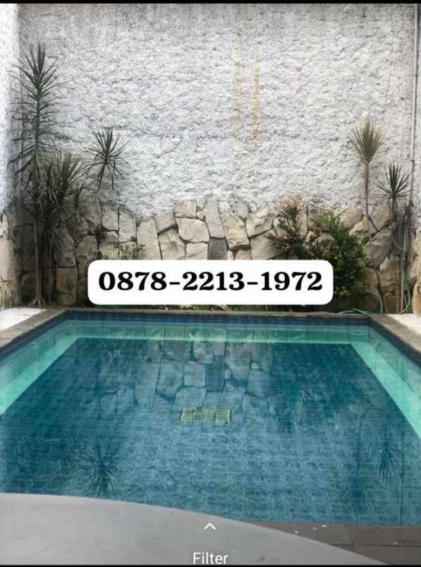 rumah ada kolam renang dekat ke sor arcamanik