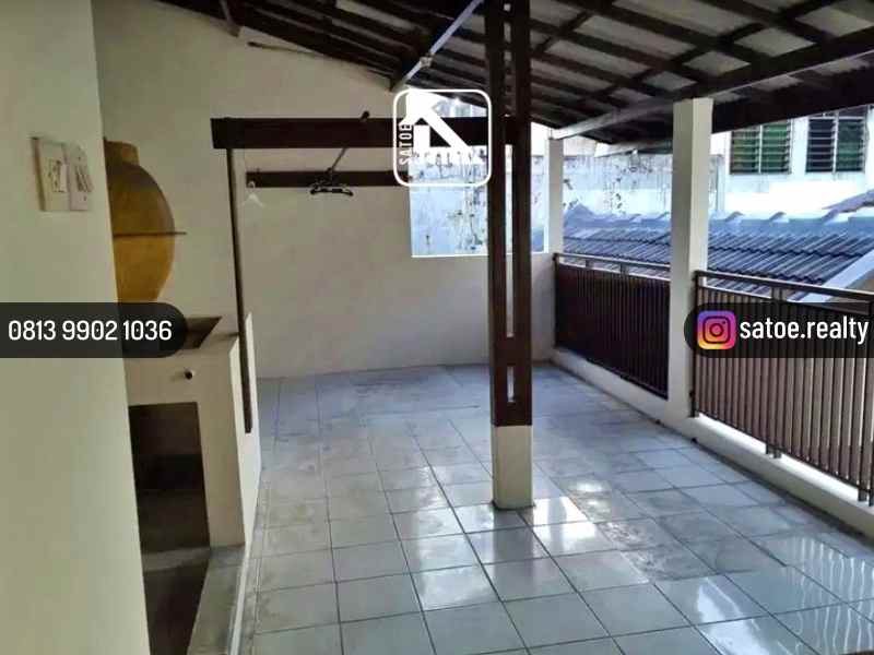 rumah asri terawat di area jl proklamasi menteng