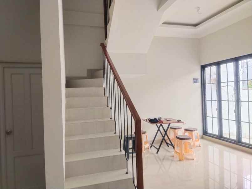 rumah baru 2 lantai dikayuringin bekasi barat2200