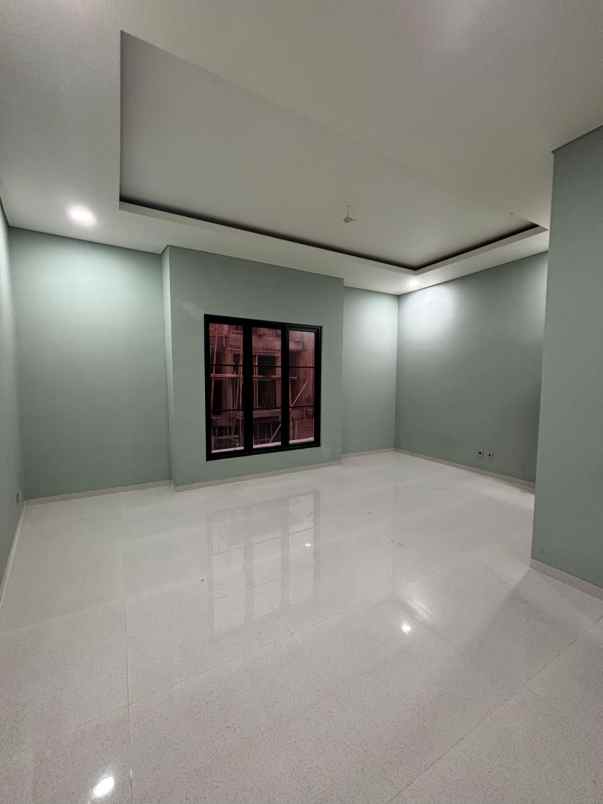 rumah baru dalam townhouse di duren sawit jaktim
