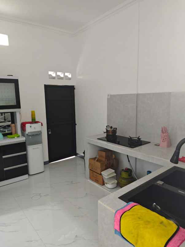 rumah baru direnovasi di kebun jeruk jakarta barat
