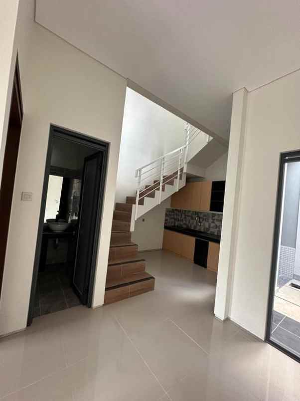 rumah baru mewah di mainroad soekarno hatta bandung