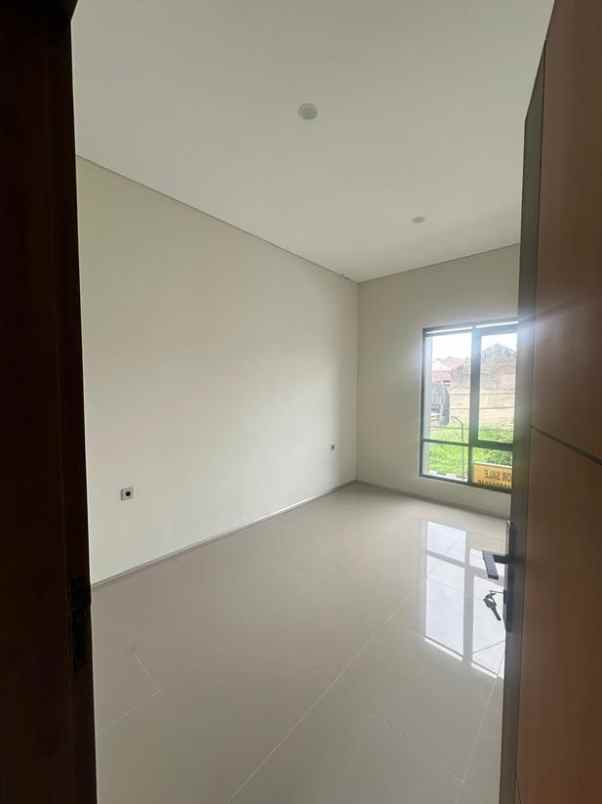 rumah baru mewah di mainroad soekarno hatta bandung