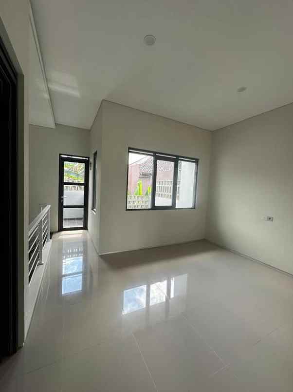 rumah baru mewah di mainroad soekarno hatta bandung