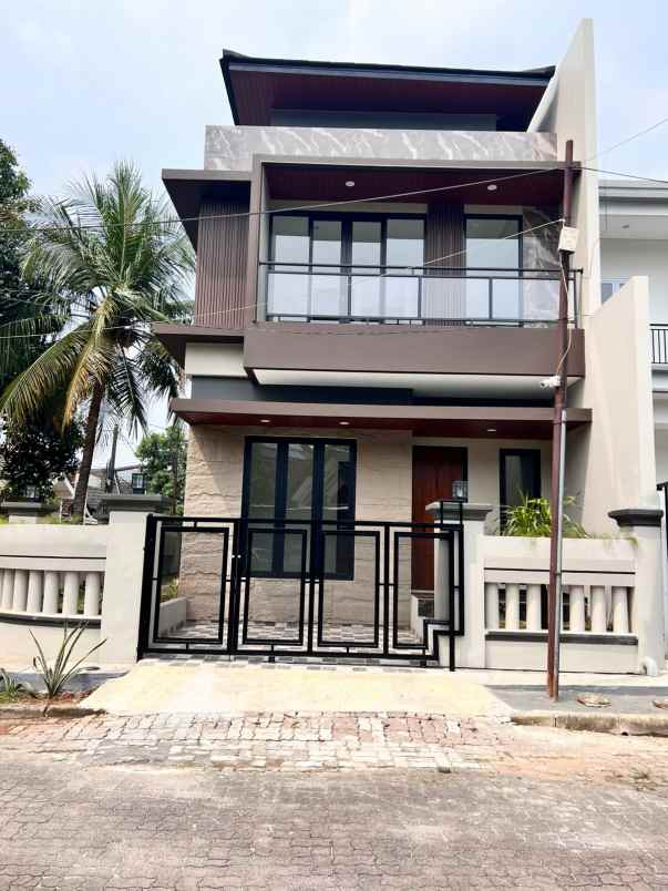rumah baru siap huni di villa melati mas serpong