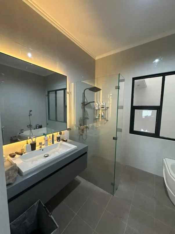 rumah baru siap huni di villa melati mas serpong