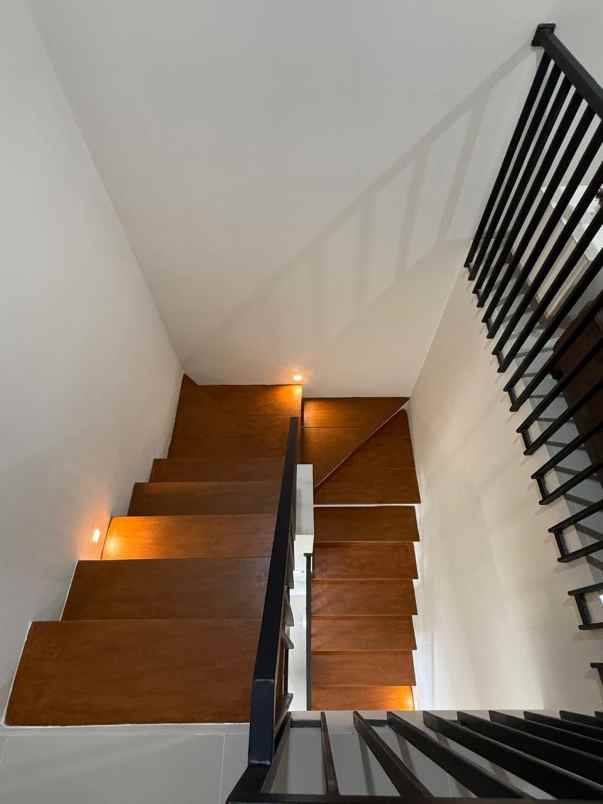 rumah baru siap huni lokasi strategis di nusaloka bsd