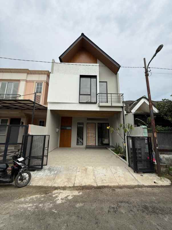 rumah baru siap huni lokasi strategis di nusaloka bsd