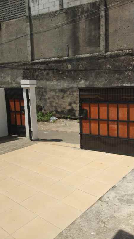 rumah beserta 4 pintu kontrakan pondok aren tangerang