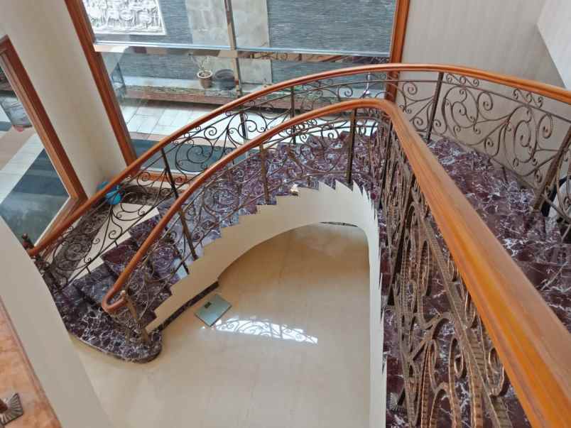 rumah bukit gading mediterania