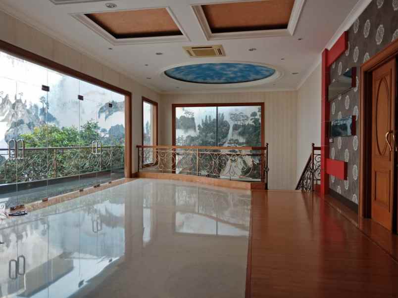 rumah bukit gading mediterania