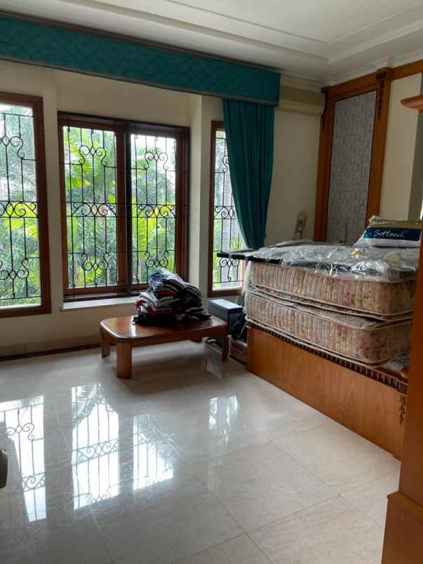 rumah bukit gading villa