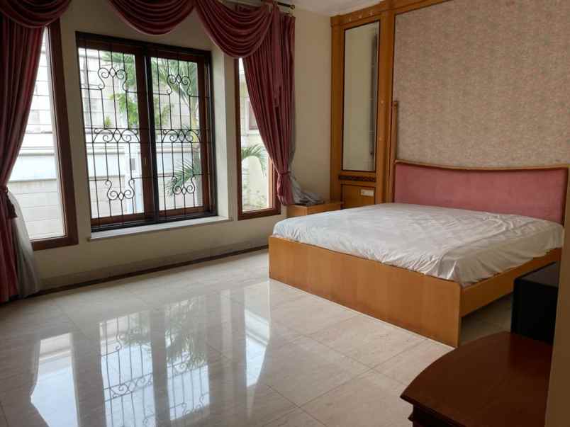 rumah bukit gading villa