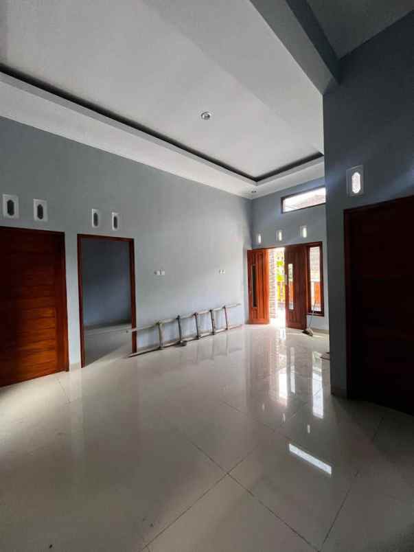 rumah cantik dekat dengan smp dan sma di godean sleman