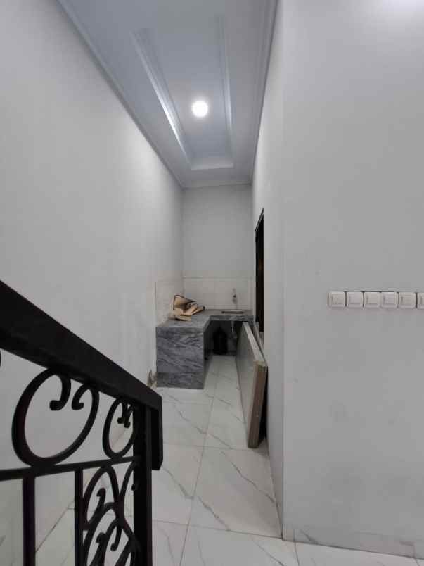 rumah classic modern minimalis di beji kota depok