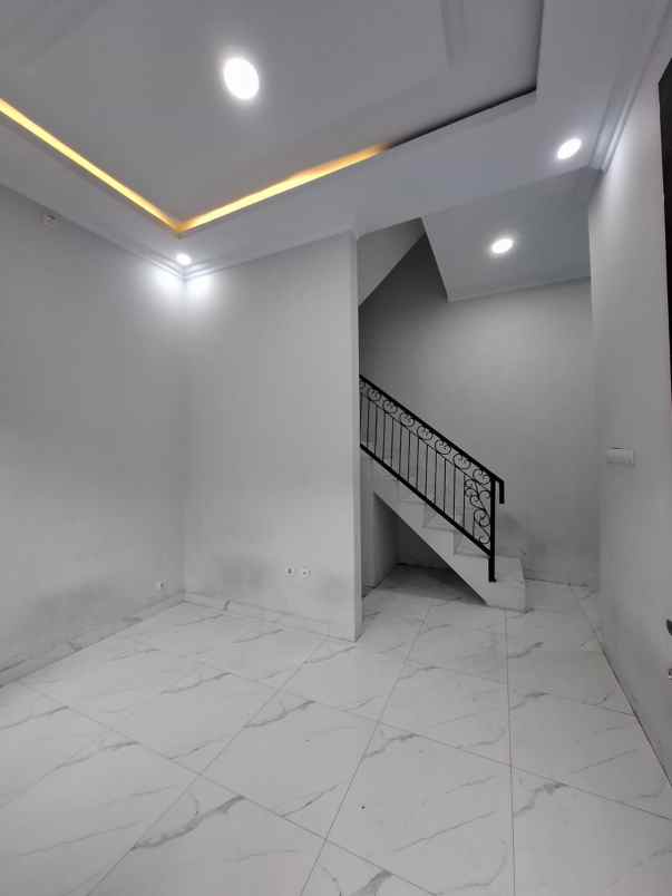 rumah classic modern minimalis di beji kota depok