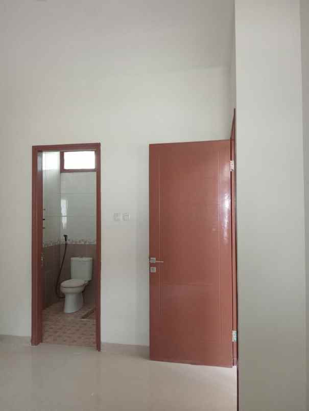 rumah dekat akses toll dan di kemang pratama 2 bekasi