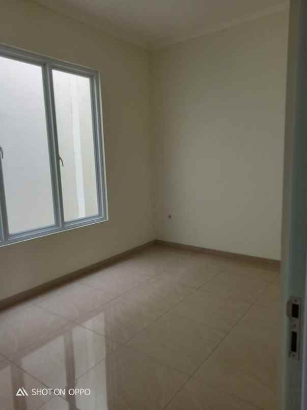 rumah dekat akses toll dan di kemang pratama 2 bekasi