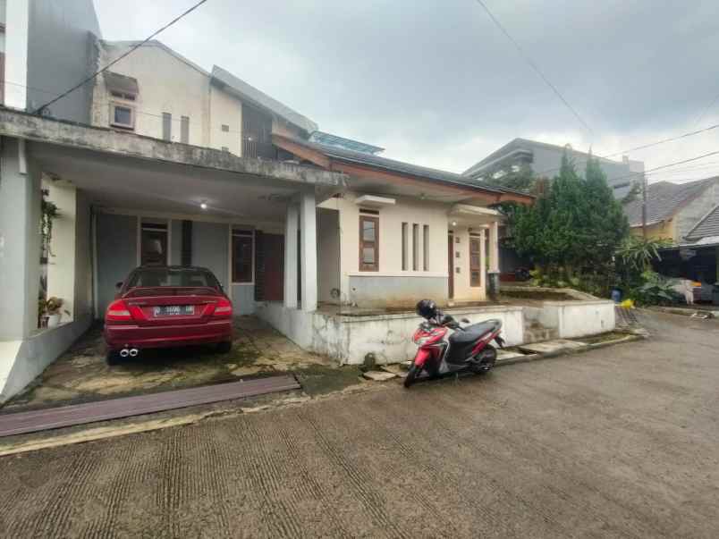 rumah di perumahan selaras alam sariwangi parongpong