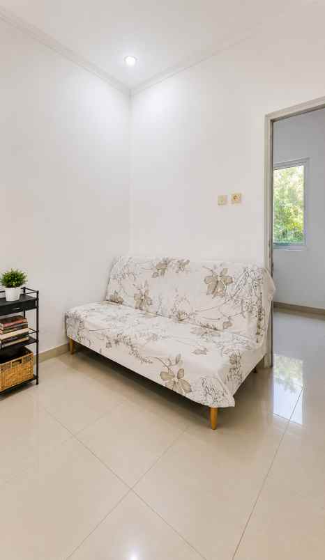 rumah dijual di ciputat lt 132 m lb 99 m hook shm nego