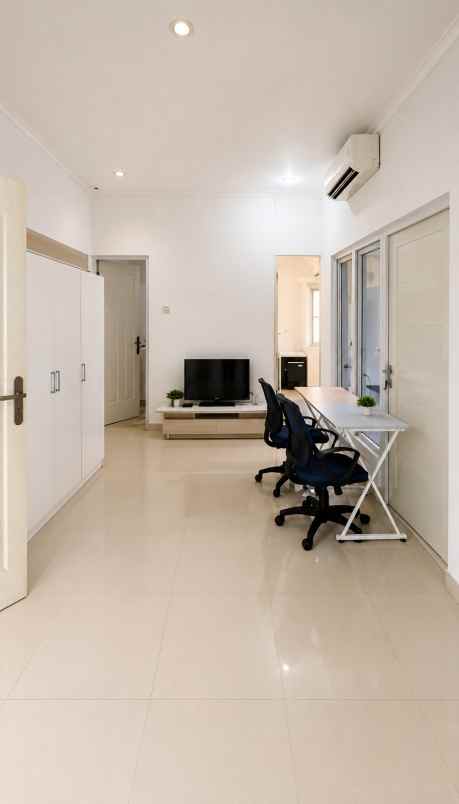 rumah dijual di ciputat lt 132 m lb 99 m hook shm nego