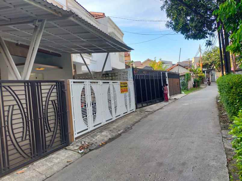 rumah dijual lokasi ragunan jakarta selatan